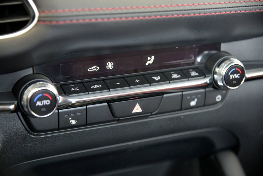 Used 2026 MAZDA MAZDA3 Carbon image 24