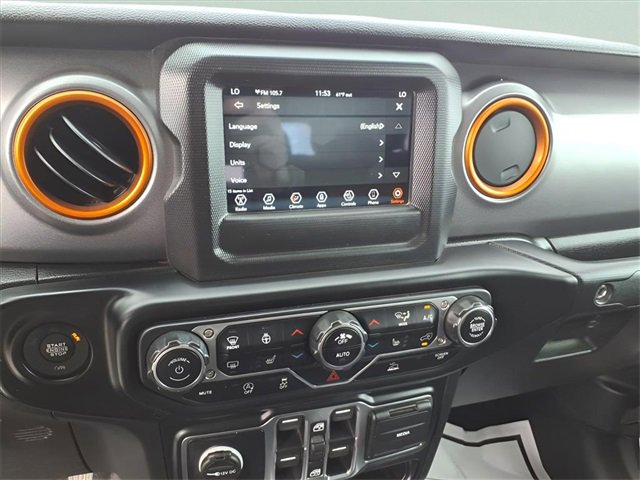 Used 2021 Jeep Gladiator Mojave w/ Cold Weather Group image 11