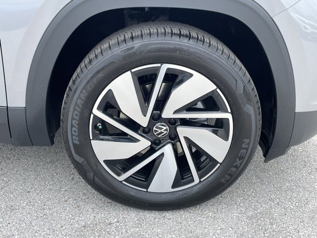 New 2025 Volkswagen Atlas SEL image 31