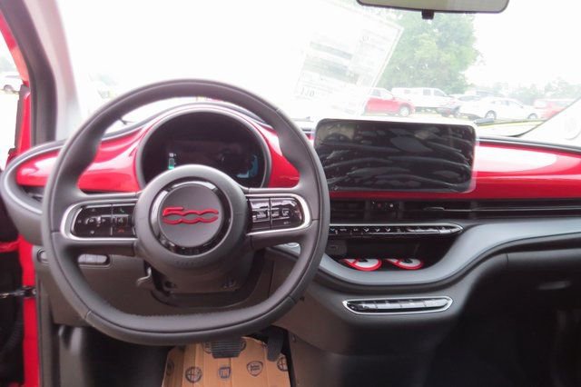 New 2024 FIAT 500 e (RED) image 13
