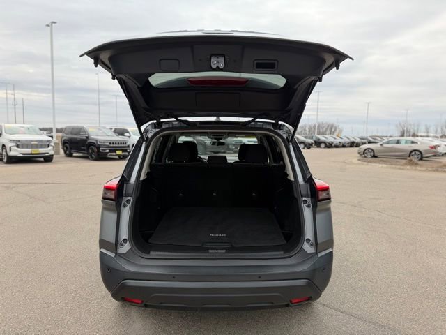 Used 2021 Nissan Rogue S image 14