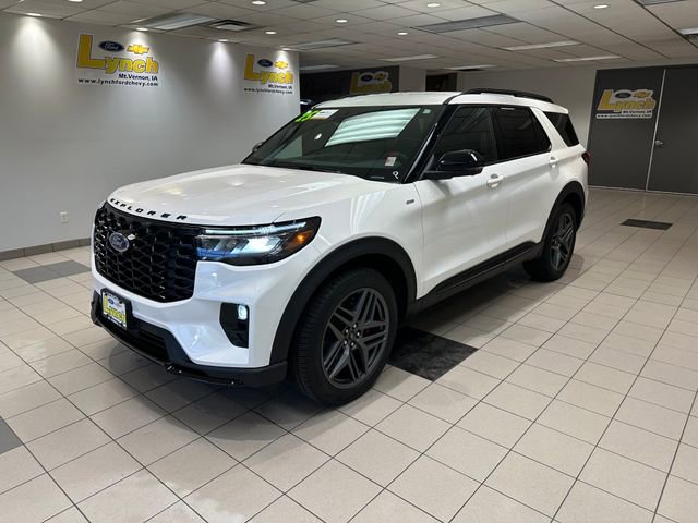 Certified 2025 Ford Explorer ST-Line w/ Premium Package AWD/4WD image 2