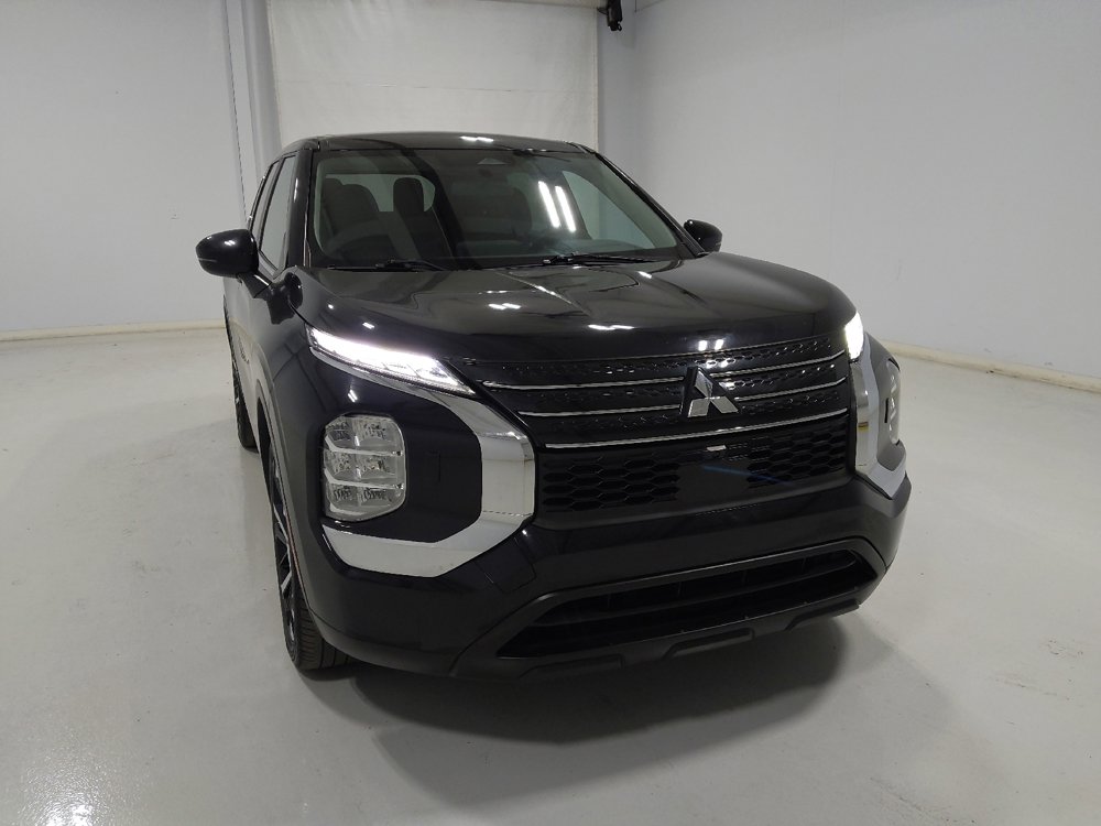 Used 2022 Mitsubishi Outlander ES AWD/4WD image 14