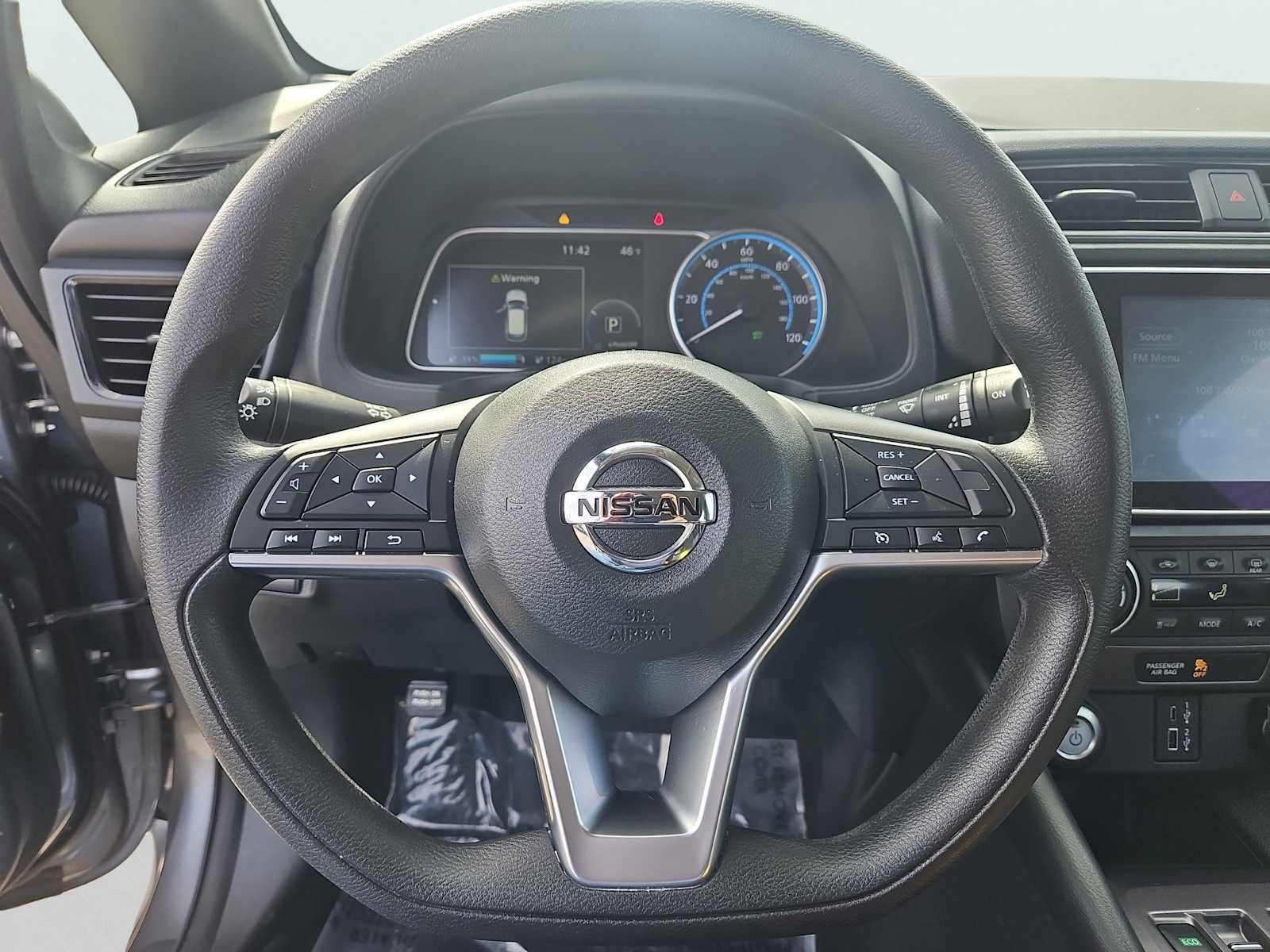 Used 2022 Nissan Leaf S image 25