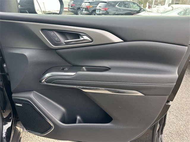 Used 2025 Chevrolet Traverse LT w/ Enhanced Driving Package image 8