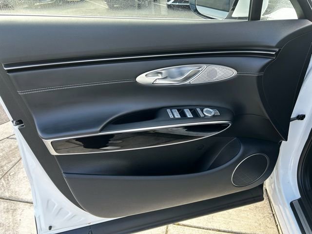 Used 2025 Genesis GV70 2.5T Select image 15