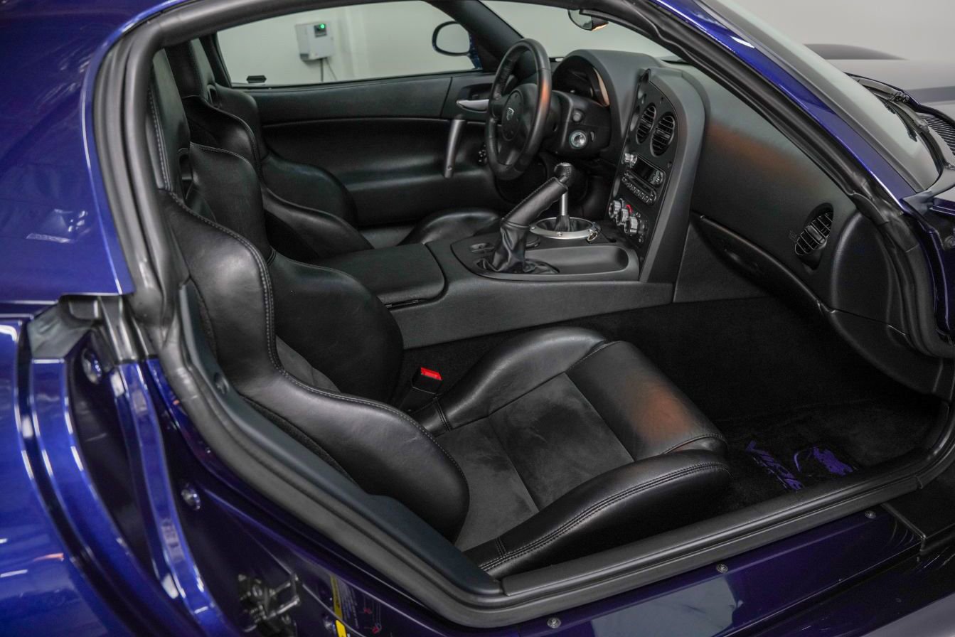 Used 2008 Dodge Viper SRT-10 image 2