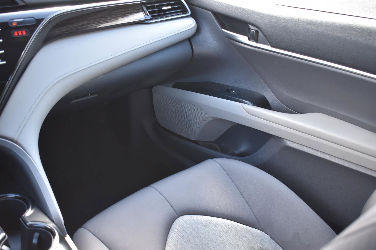 Used 2019 Toyota Camry LE w/ Convenience Package image 18