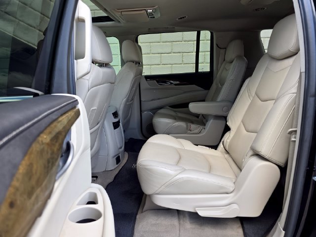 Used 2018 Cadillac Escalade ESV Premium Luxury AWD/4WD image 24