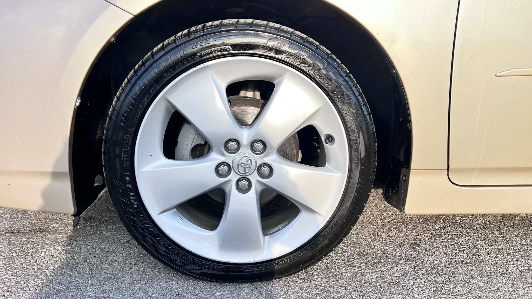 Used 2011 Toyota Prius Five w/ Advanced Technology Pkg image 10