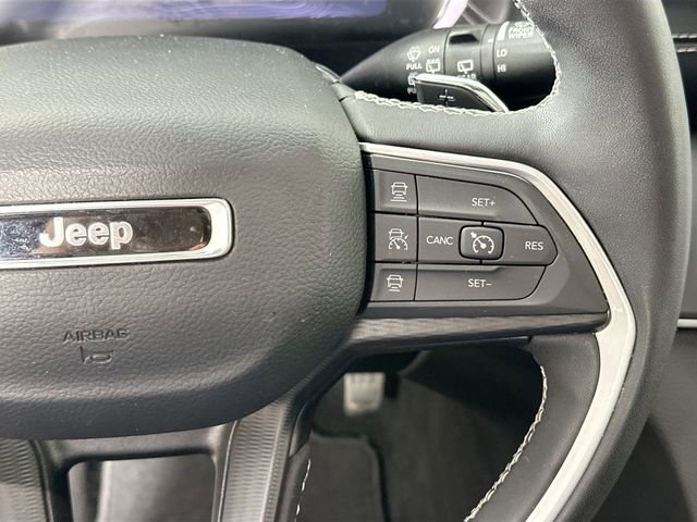 Used 2023 Jeep Grand Cherokee Altitude AWD/4WD image 23