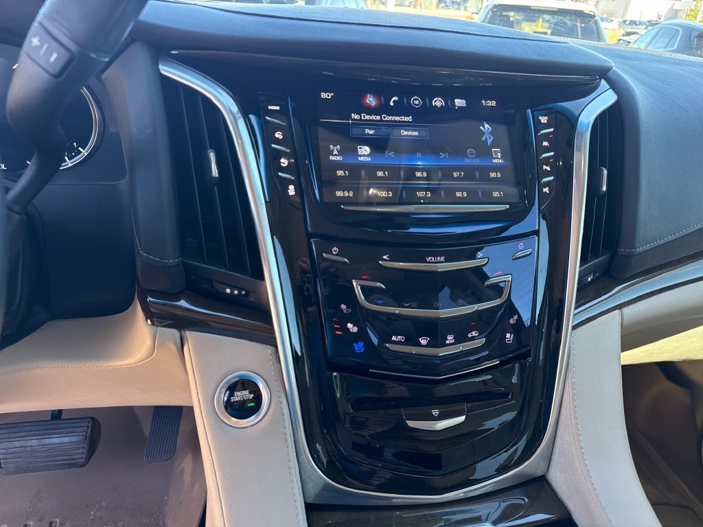 Used 2019 Cadillac Escalade Luxury RWD image 18