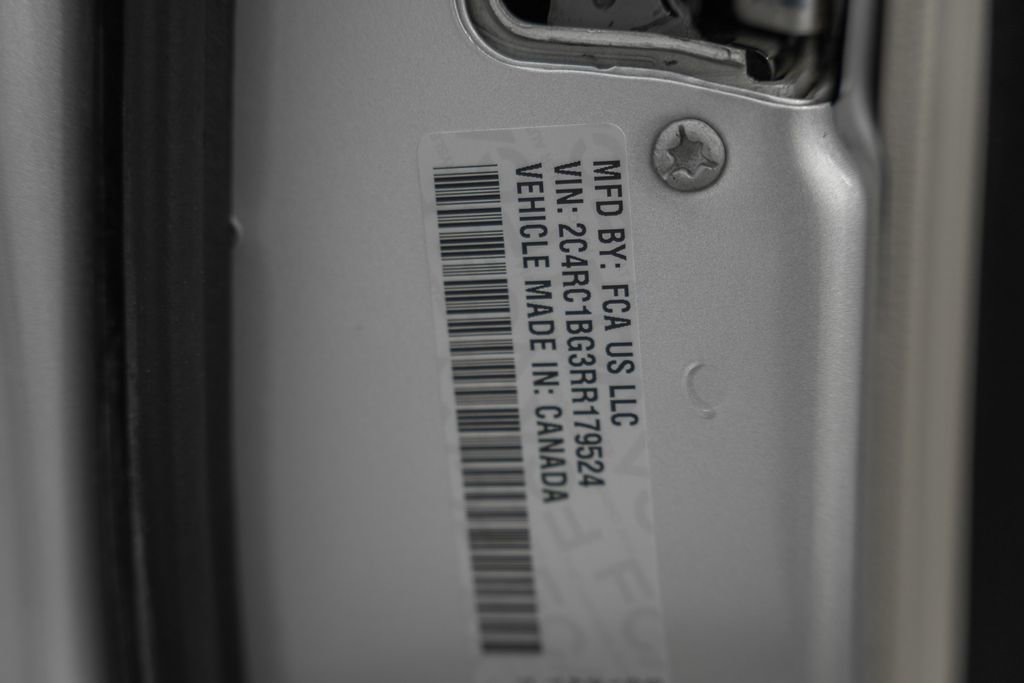 Certified 2024 Chrysler Pacifica Touring-L image 45