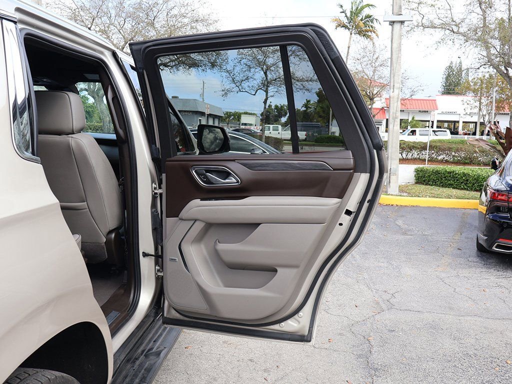 Used 2024 GMC Yukon SLT w/ SLT Luxury Package RWD image 25