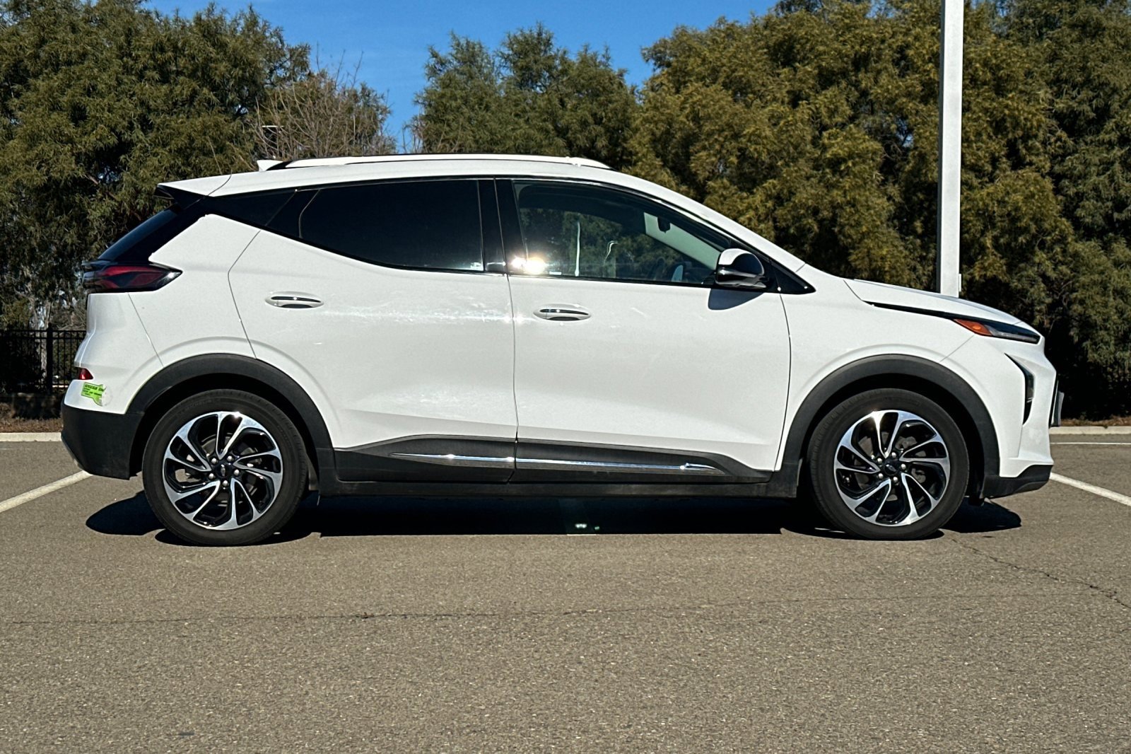 Used 2022 Chevrolet Bolt EUV Premier w/ Super Cruise Package image 3