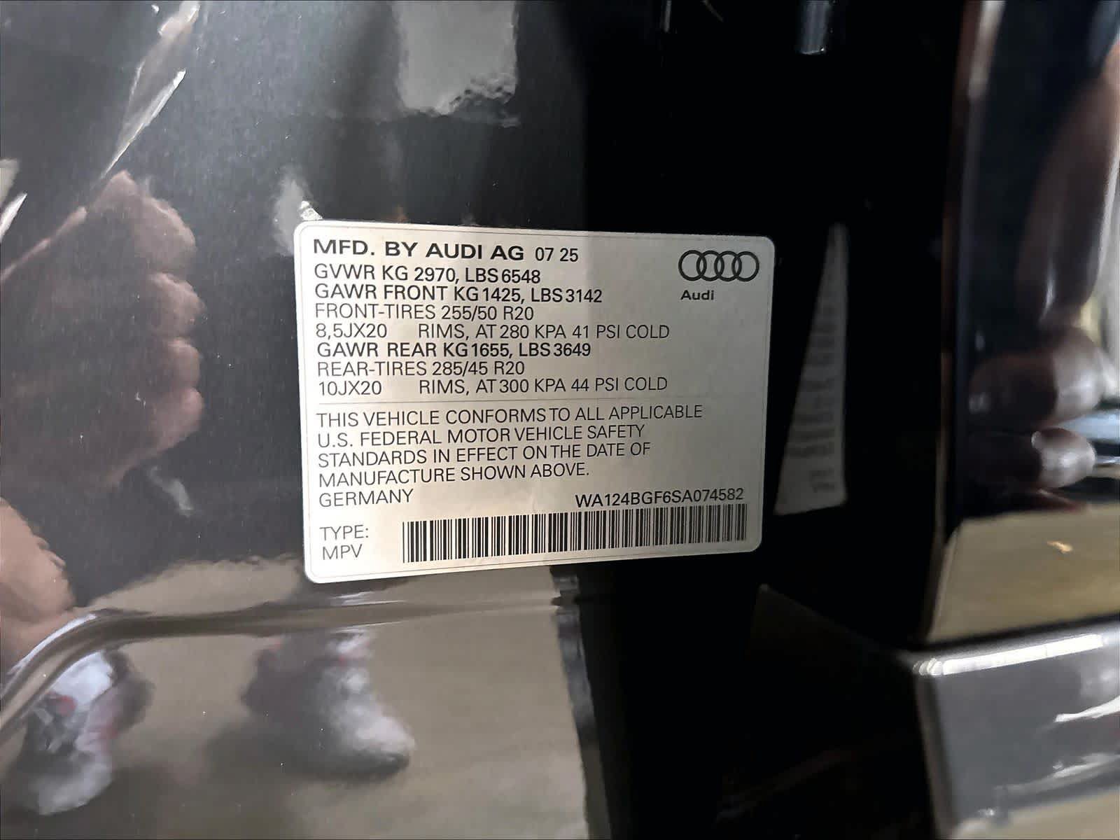 Used 2025 Audi Q6 e-tron Premium Plus w/ Premium Plus AWD/4WD image 34