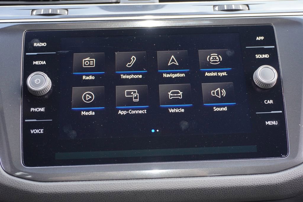 Used 2022 Volkswagen Tiguan SE R-Line image 17