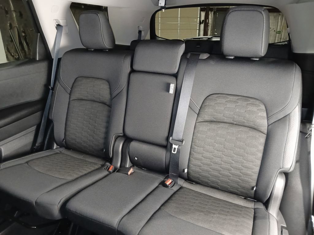 Used 2023 Nissan Pathfinder SV image 13