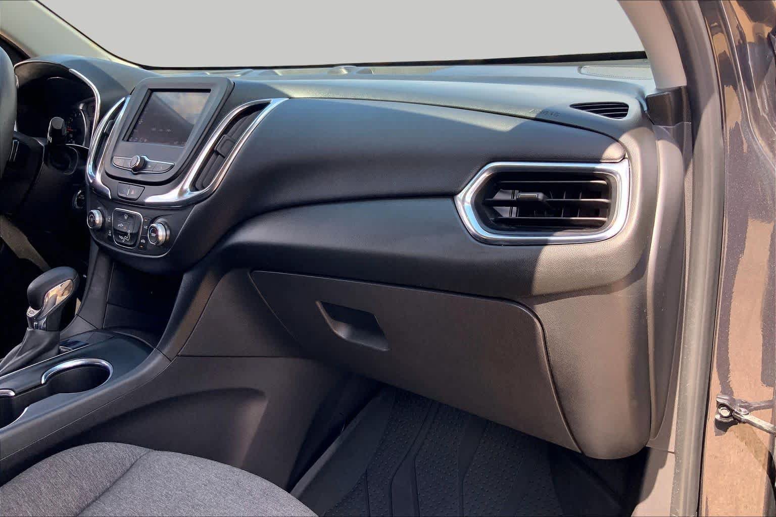 Used 2022 Chevrolet Equinox LT w/ LPO, Floor Liner Package FWD image 19