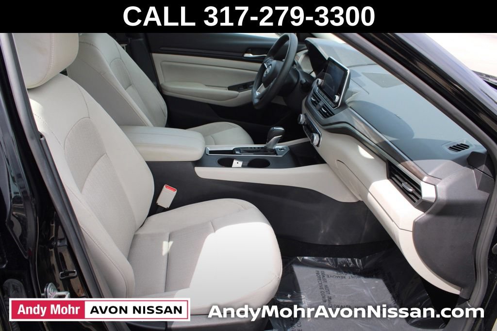 Used 2025 Nissan Altima 2.5 SV FWD image 19