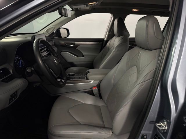 Used 2021 Toyota Highlander Platinum image 15
