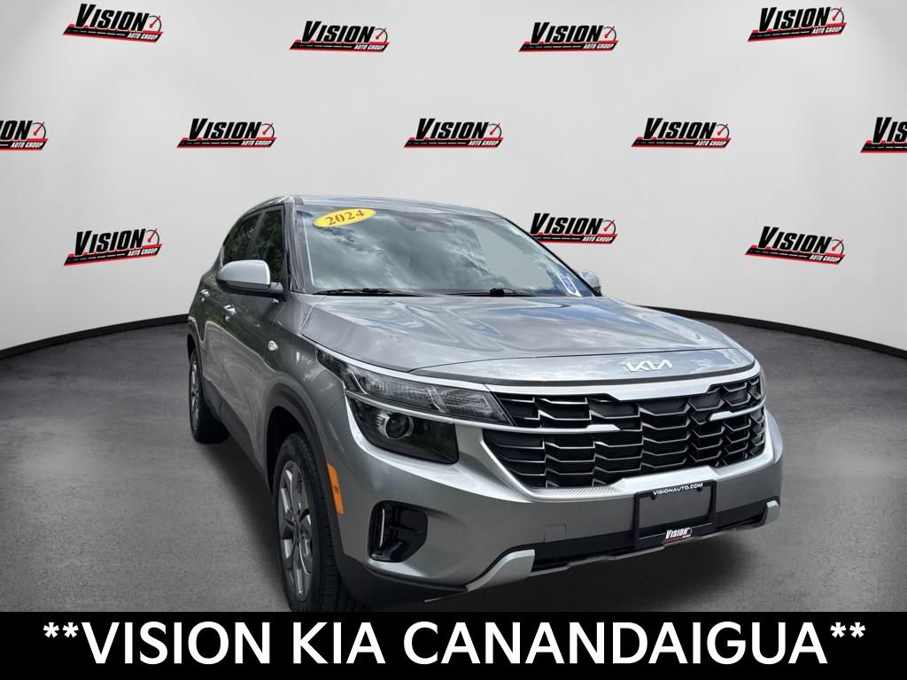 Certified 2024 Kia Seltos LX AWD/4WD image 3