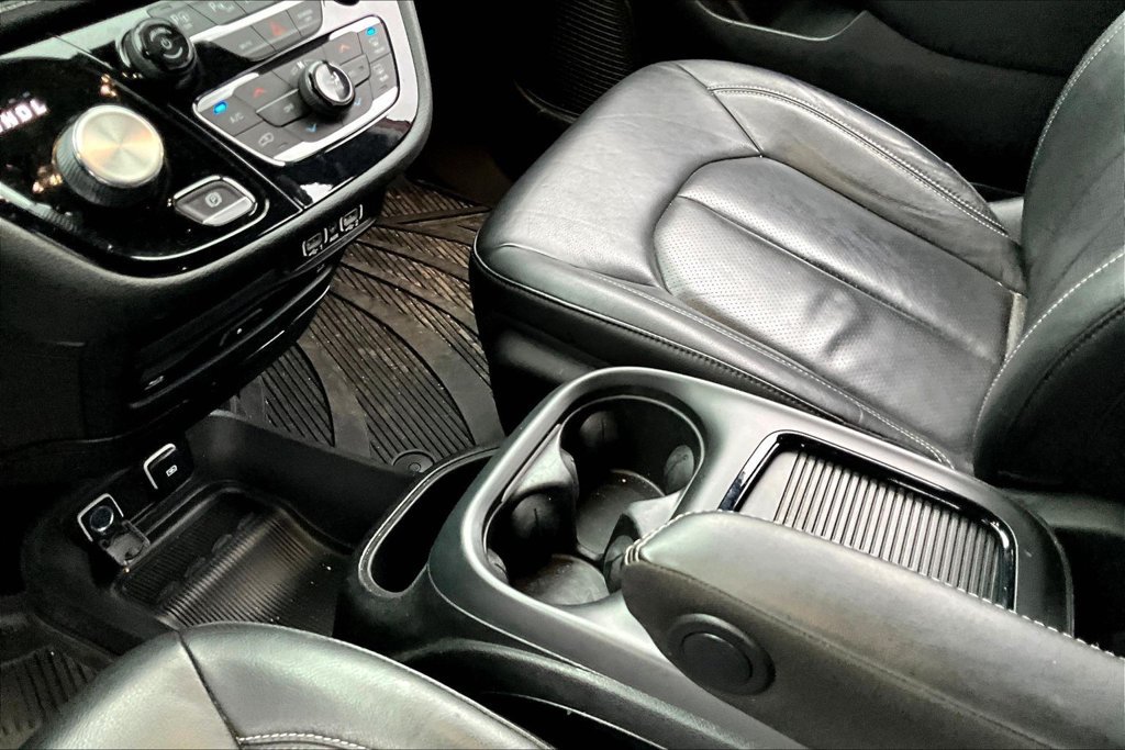 Used 2021 Chrysler Pacifica Touring-L w/ Uconnect Theater Family Group AWD/4WD image 18