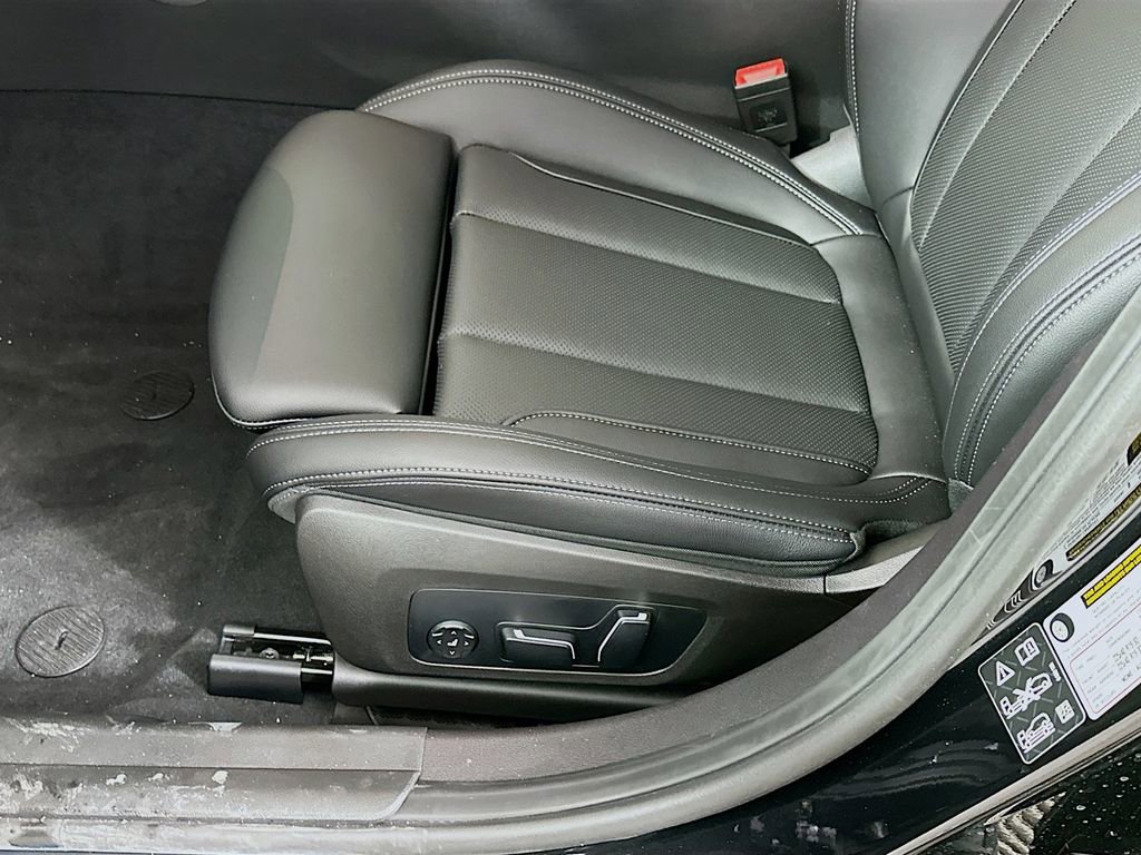 New 2026 BMW 330i xDrive Sedan w/ M Sport Package image 26