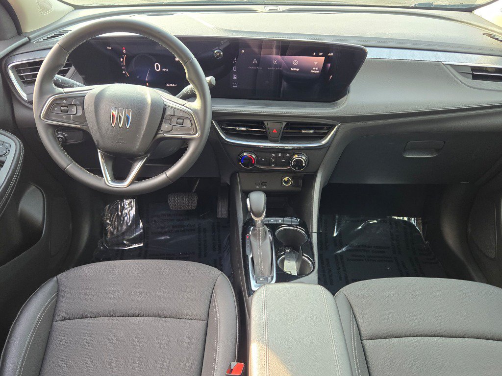 Certified 2025 Buick Encore GX Preferred FWD image 18