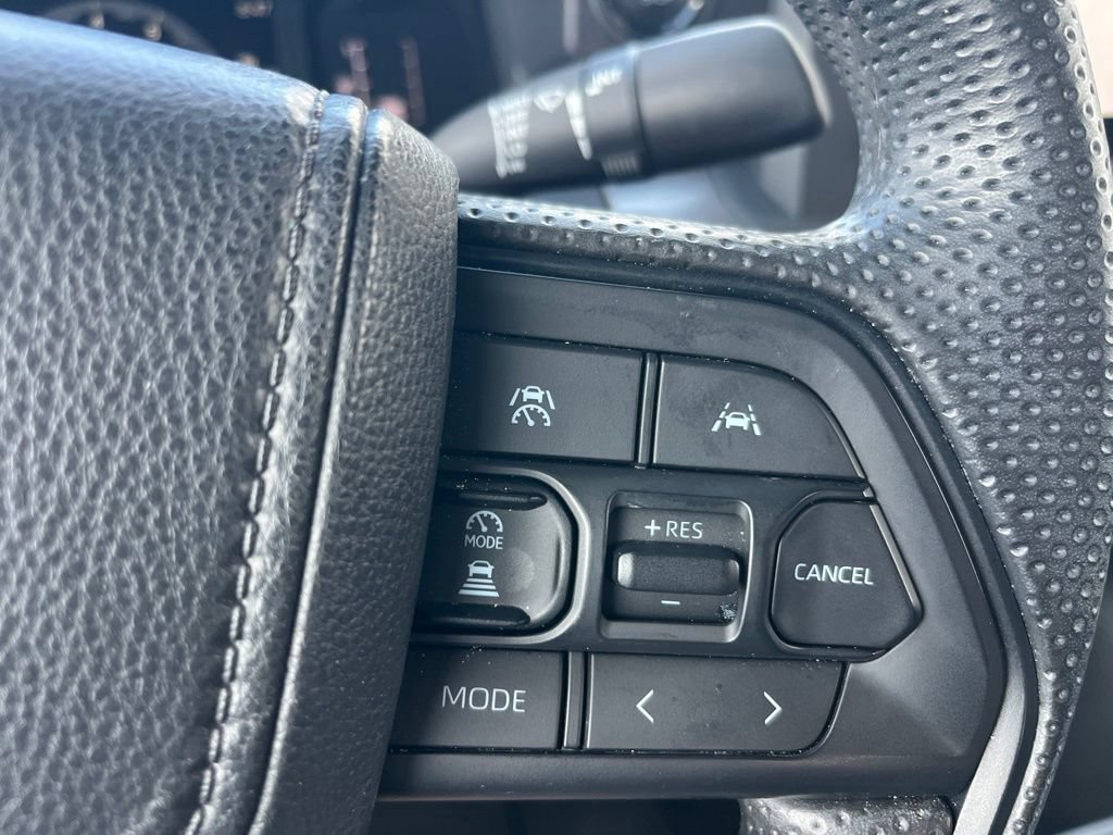Used 2025 Toyota Tacoma SR5 AWD/4WD image 14