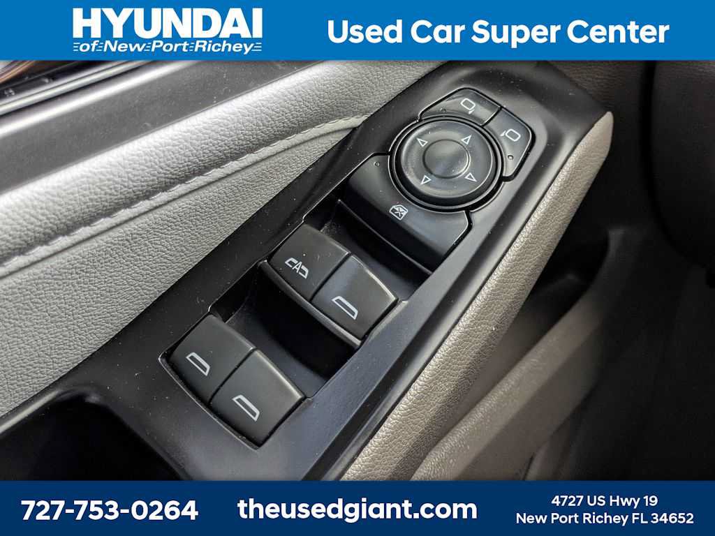 Used 2019 Chevrolet Traverse LT FWD image 31
