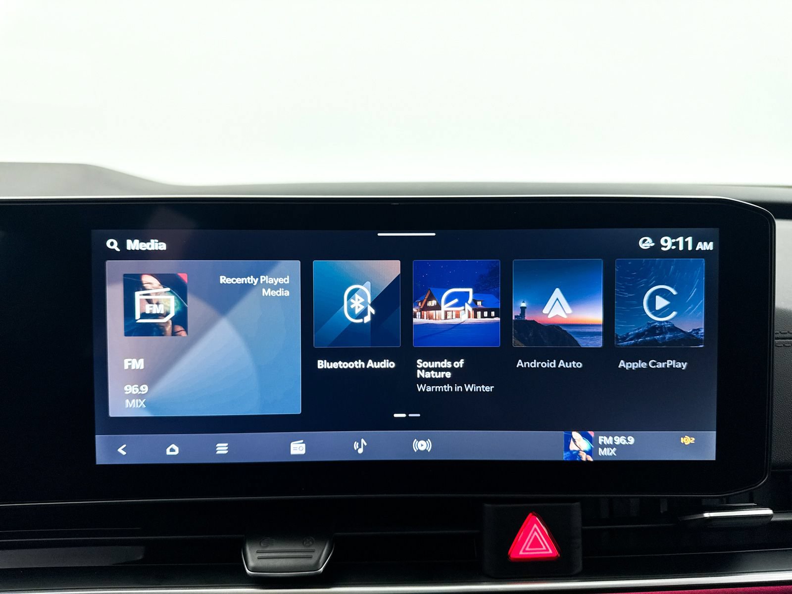 Certified 2025 Kia Carnival SX Prestige FWD image 28