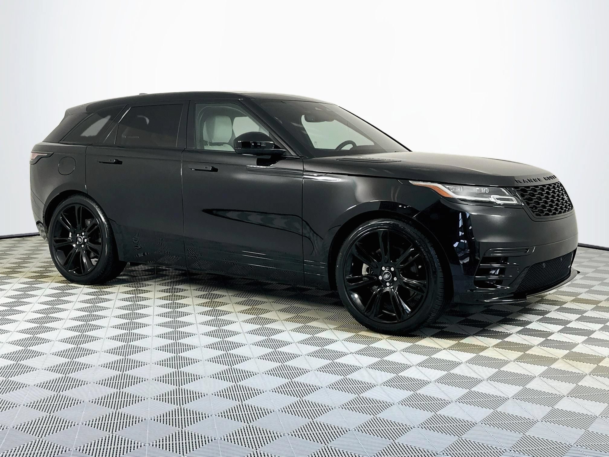 Certified 2023 Land Rover Range Rover Velar HST AWD/4WD image 3