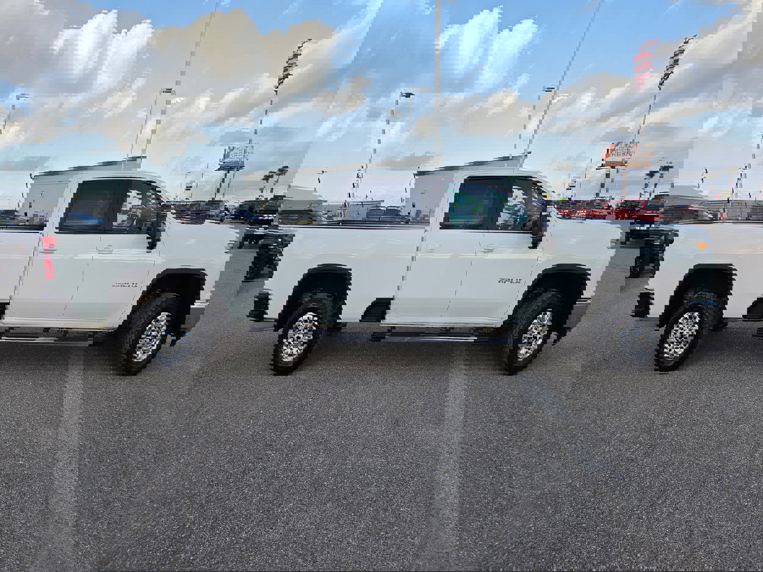 Used 2024 Chevrolet Silverado 2500 LT image 8