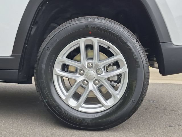 New 2026 Jeep Grand Cherokee Laredo X RWD image 19