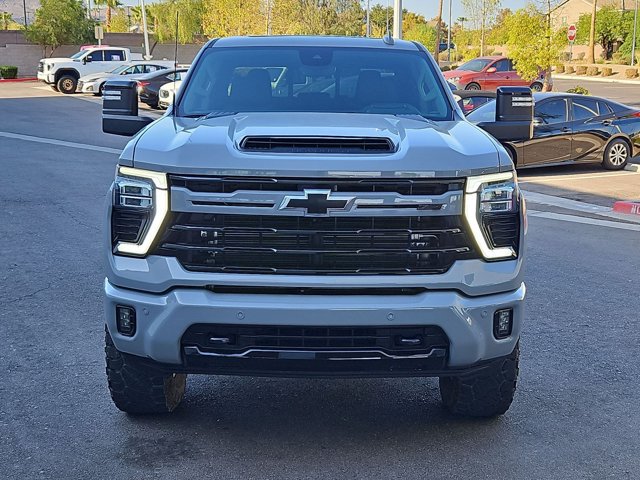 Used 2024 Chevrolet Silverado 2500 LTZ w/ LTZ Plus Package AWD/4WD video 2