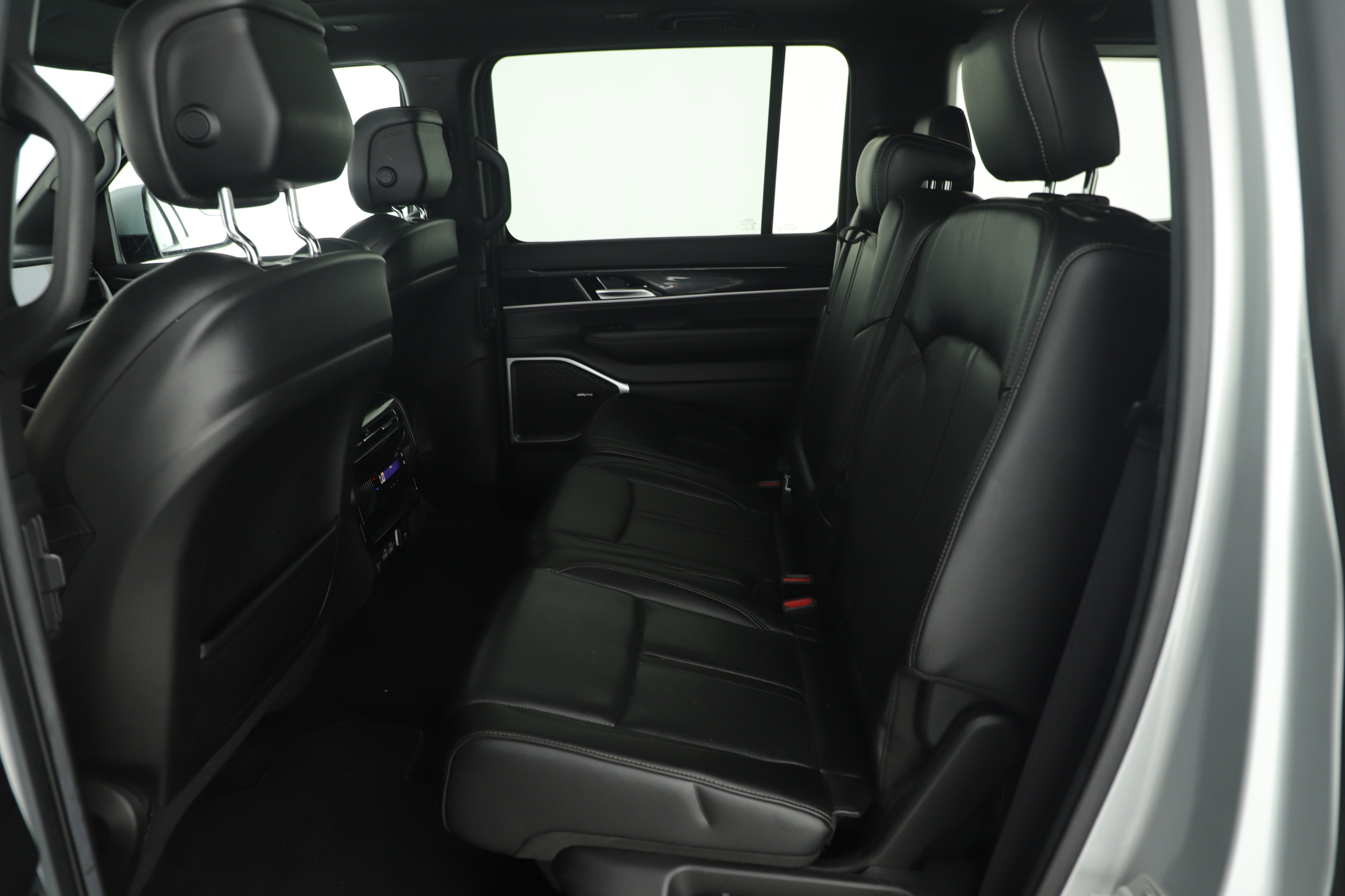 Used 2022 Jeep Wagoneer Series I w/ Premium Group I image 12