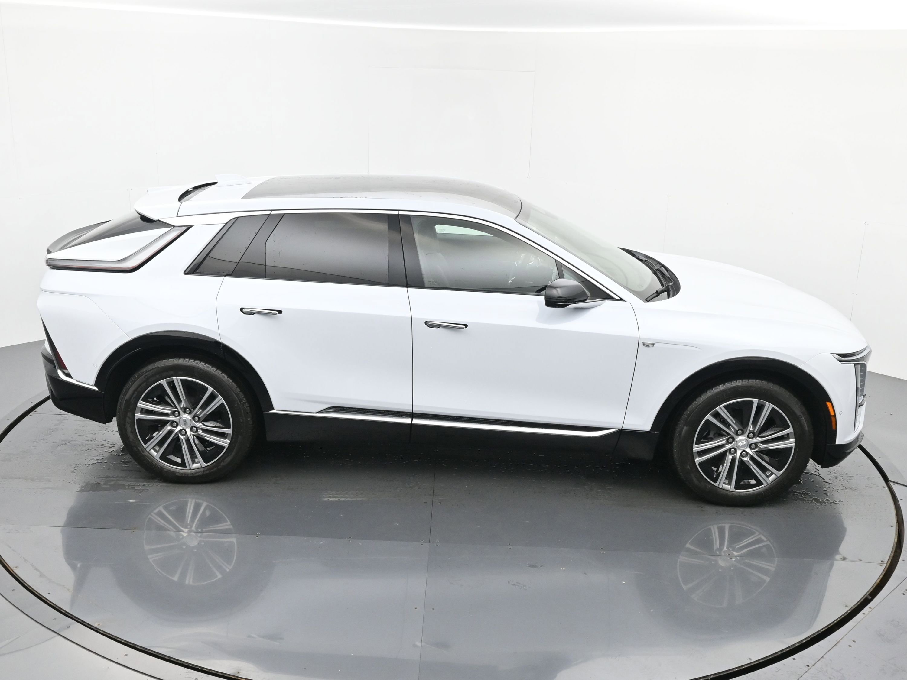 New 2026 Cadillac Lyriq Luxury image 28