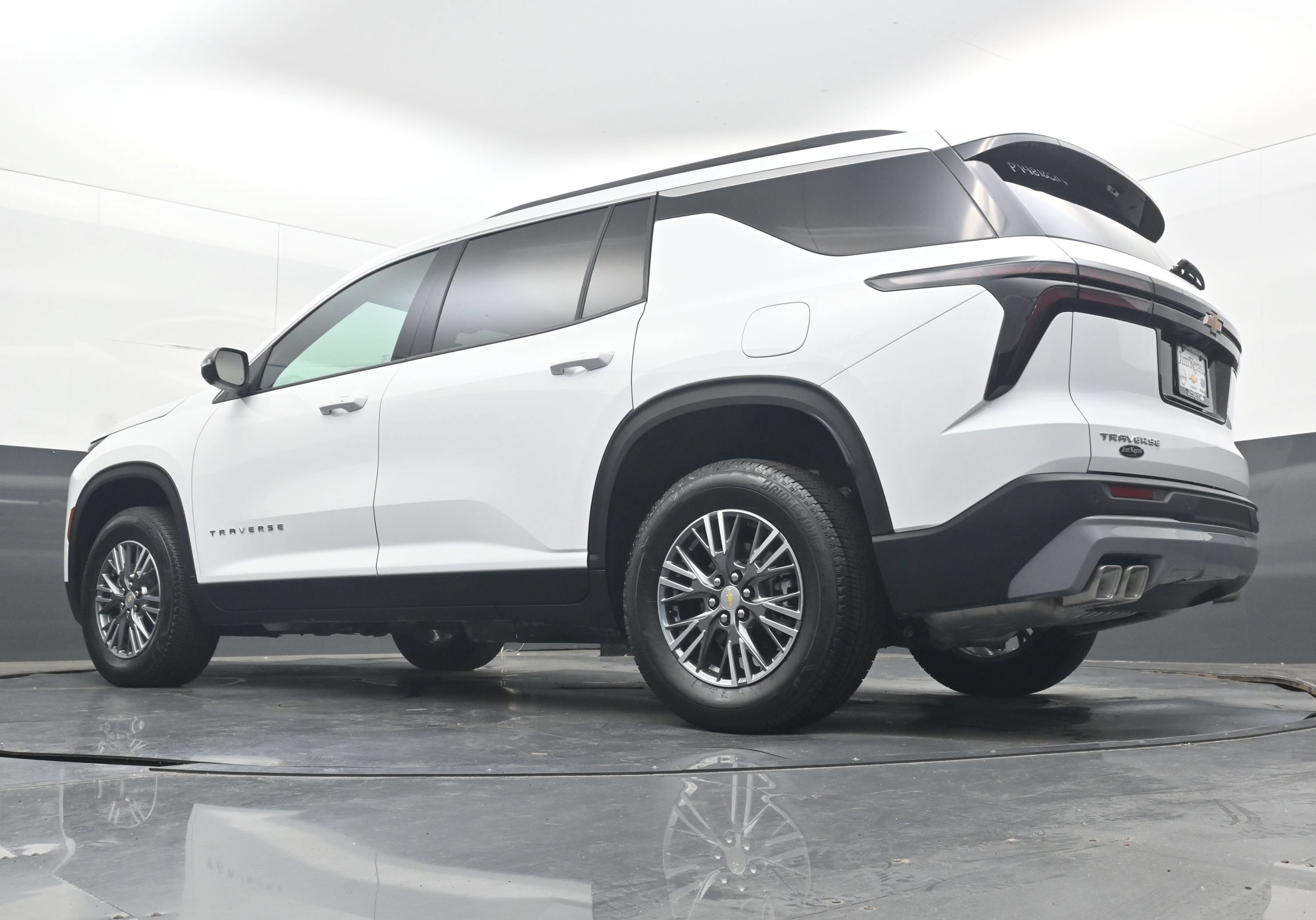 Certified 2026 Chevrolet Traverse LT w/ Driver Confidence Package FWD image 33