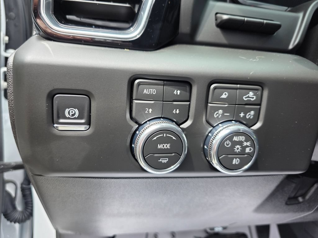 Used 2026 GMC Sierra 2500 Denali w/ Technology Package AWD/4WD image 16