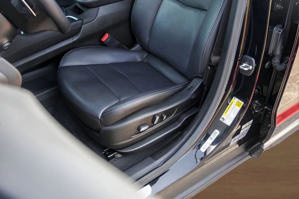 Certified 2023 Cadillac XT6 Sport w/ Technology Package image 8