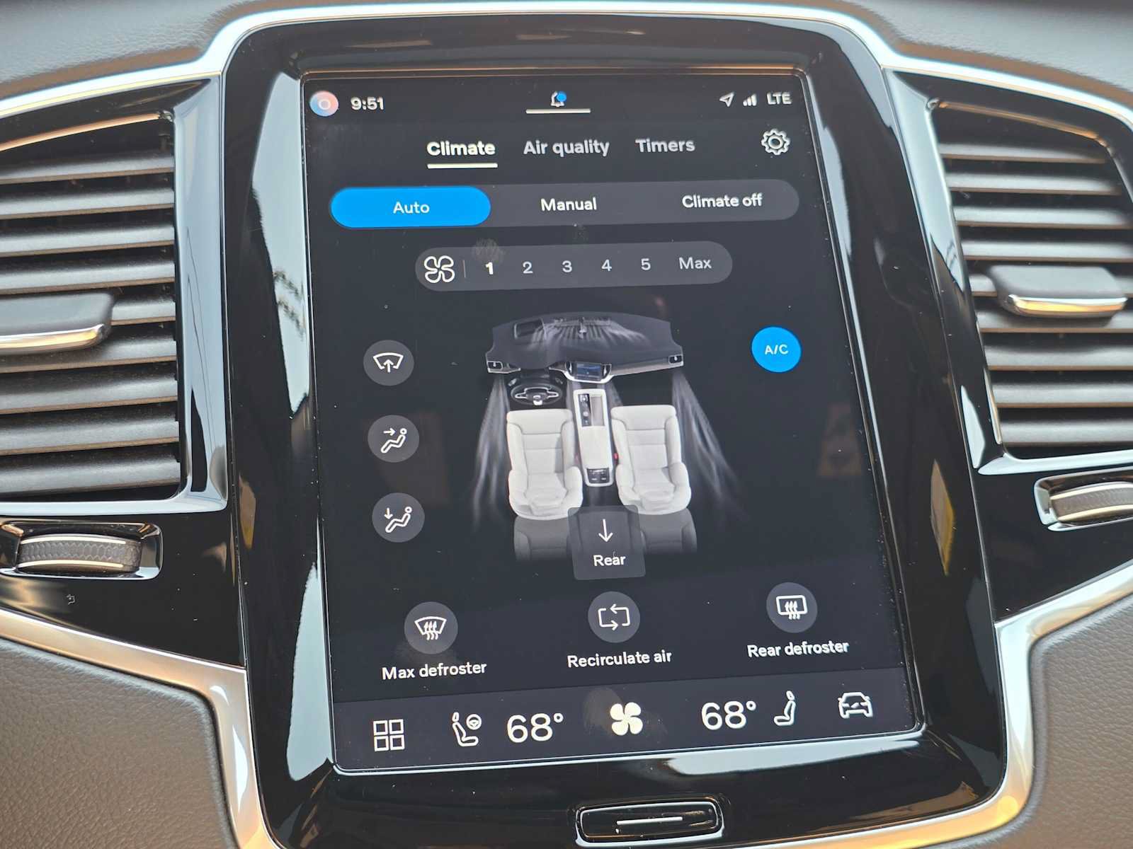 Certified 2023 Volvo XC90 B6 Ultimate AWD/4WD image 29