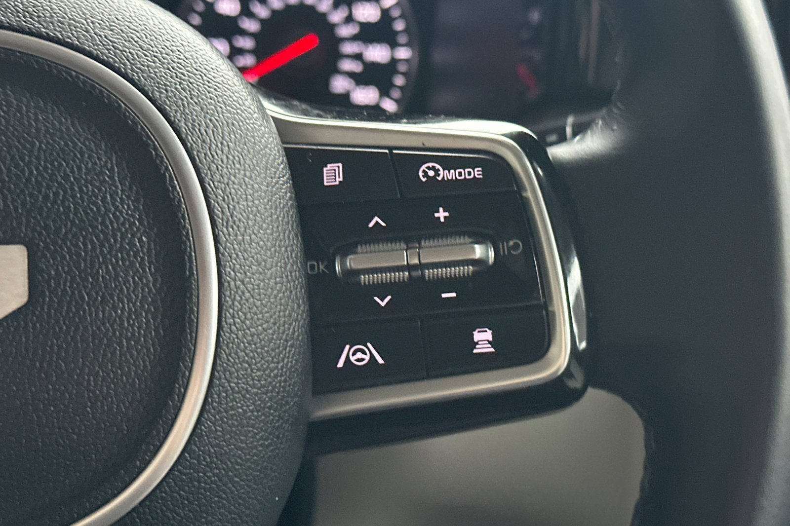 Used 2022 Kia Sorento EX w/ Panoramic Sunroof Package image 34