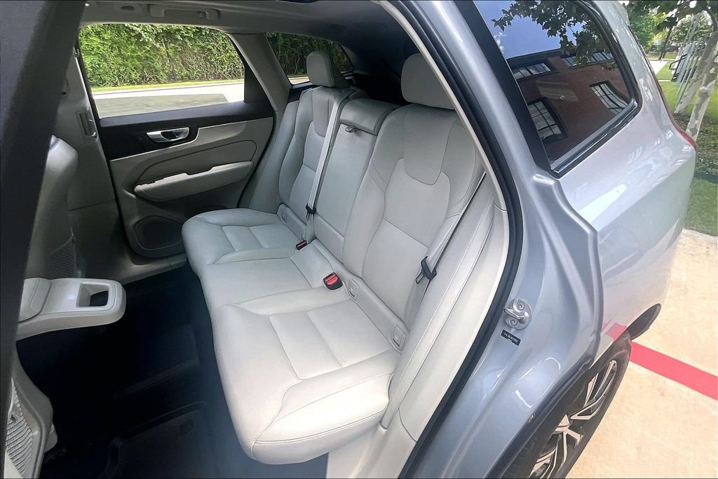 Certified 2024 Volvo XC60 B5 Plus w/ Protection Package Premier AWD/4WD image 35