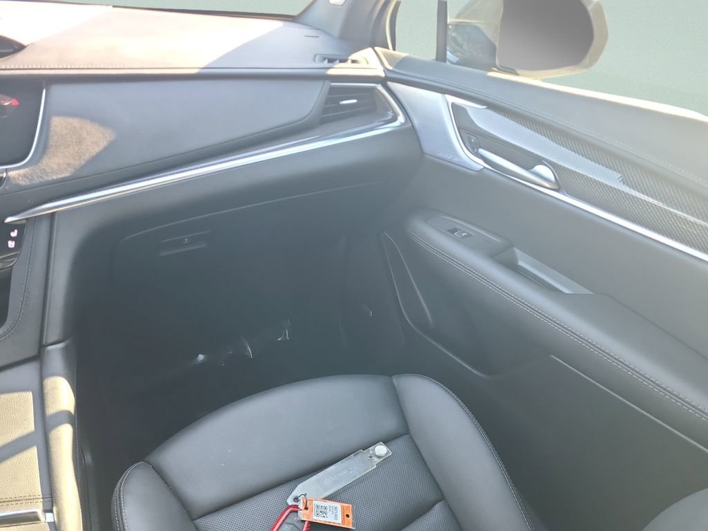 Used 2025 Cadillac XT5 Sportv w/ Technology Package image 16