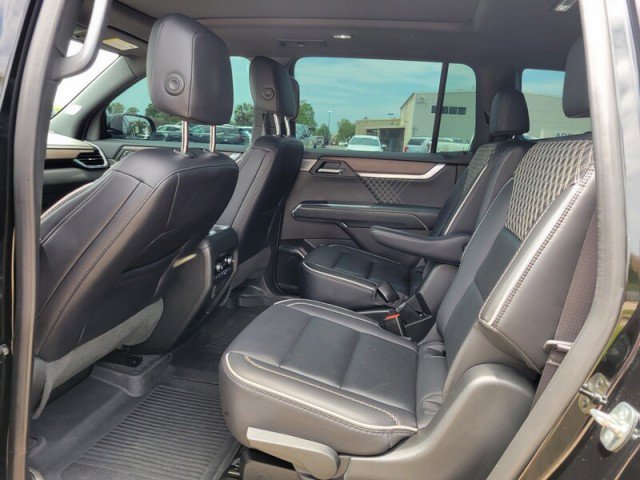 Used 2025 GMC Acadia Denali w/ Super Cruise Package FWD image 26