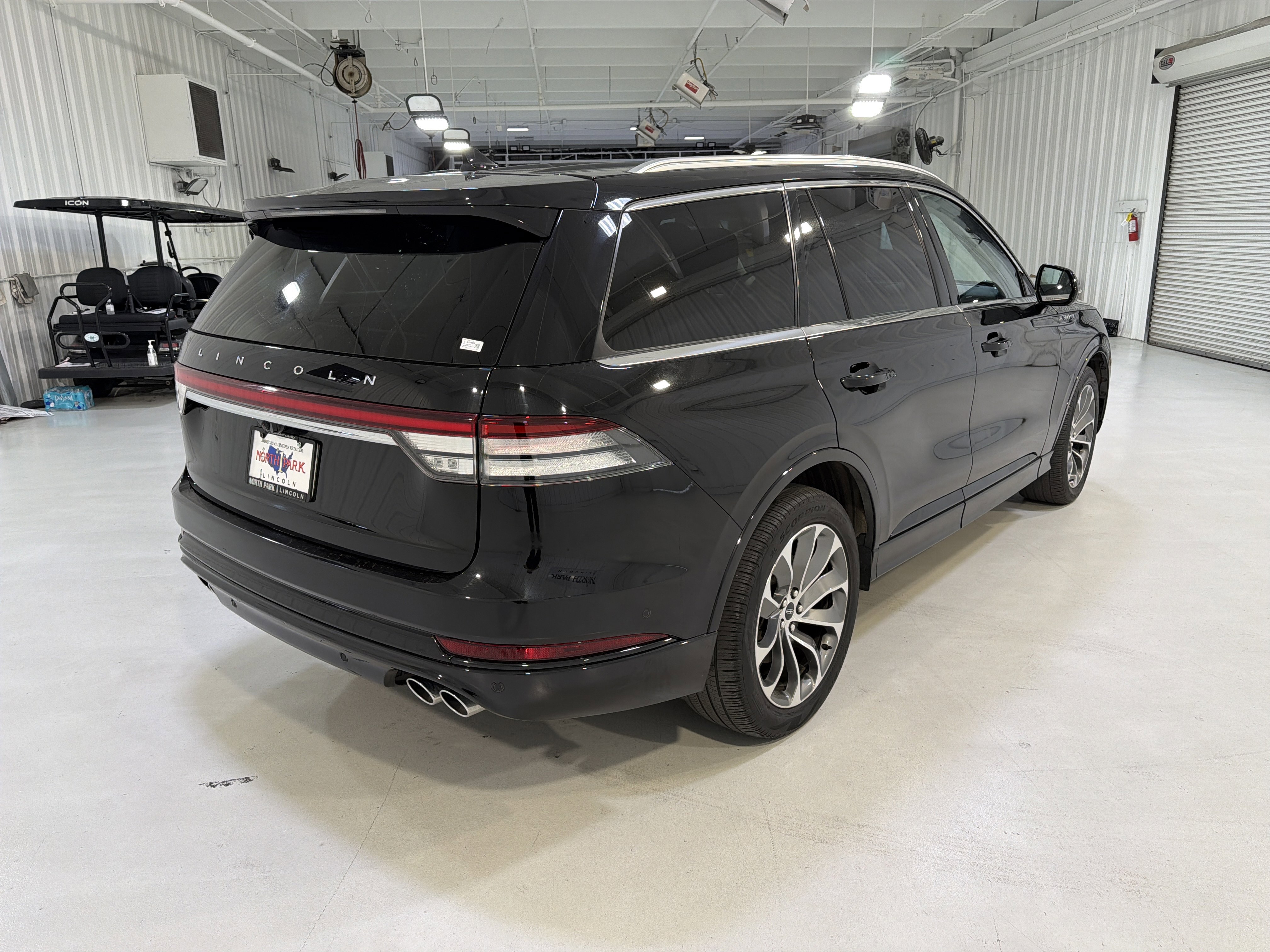 Used 2023 Lincoln Aviator Grand Touring w/ Equipment Group 301A image 5