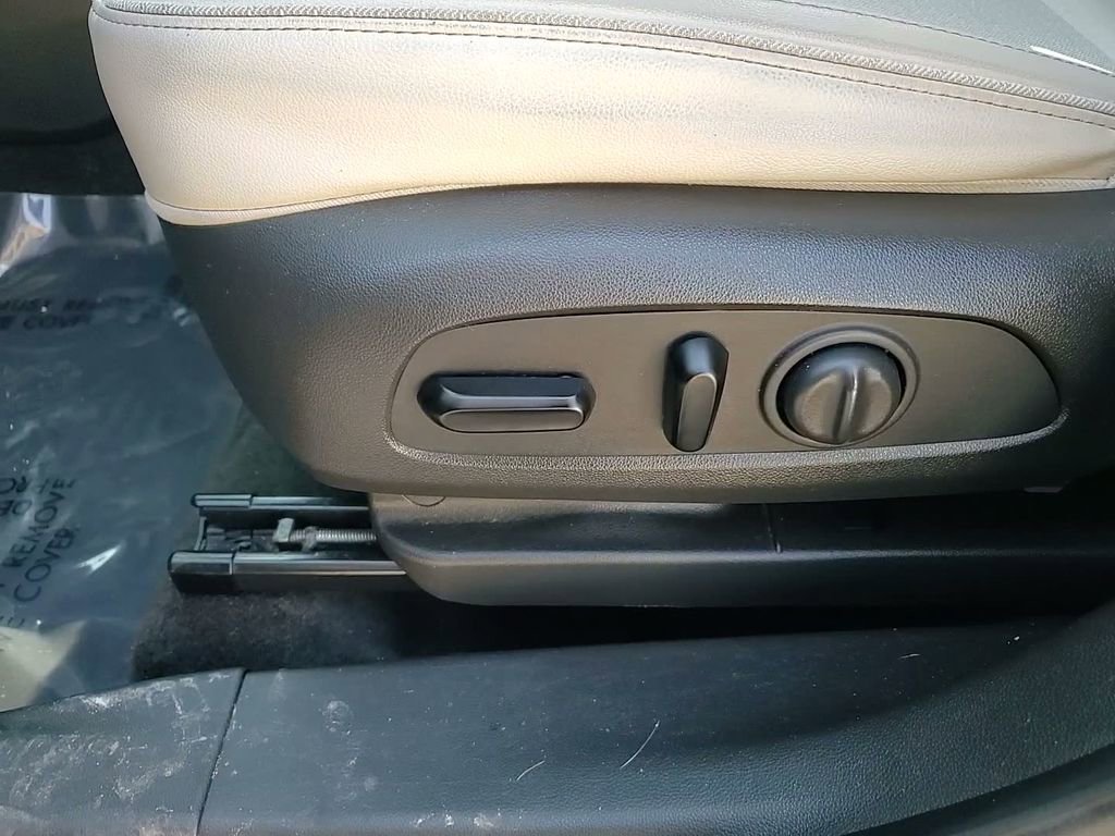 Used 2021 Buick Encore GX Select image 25