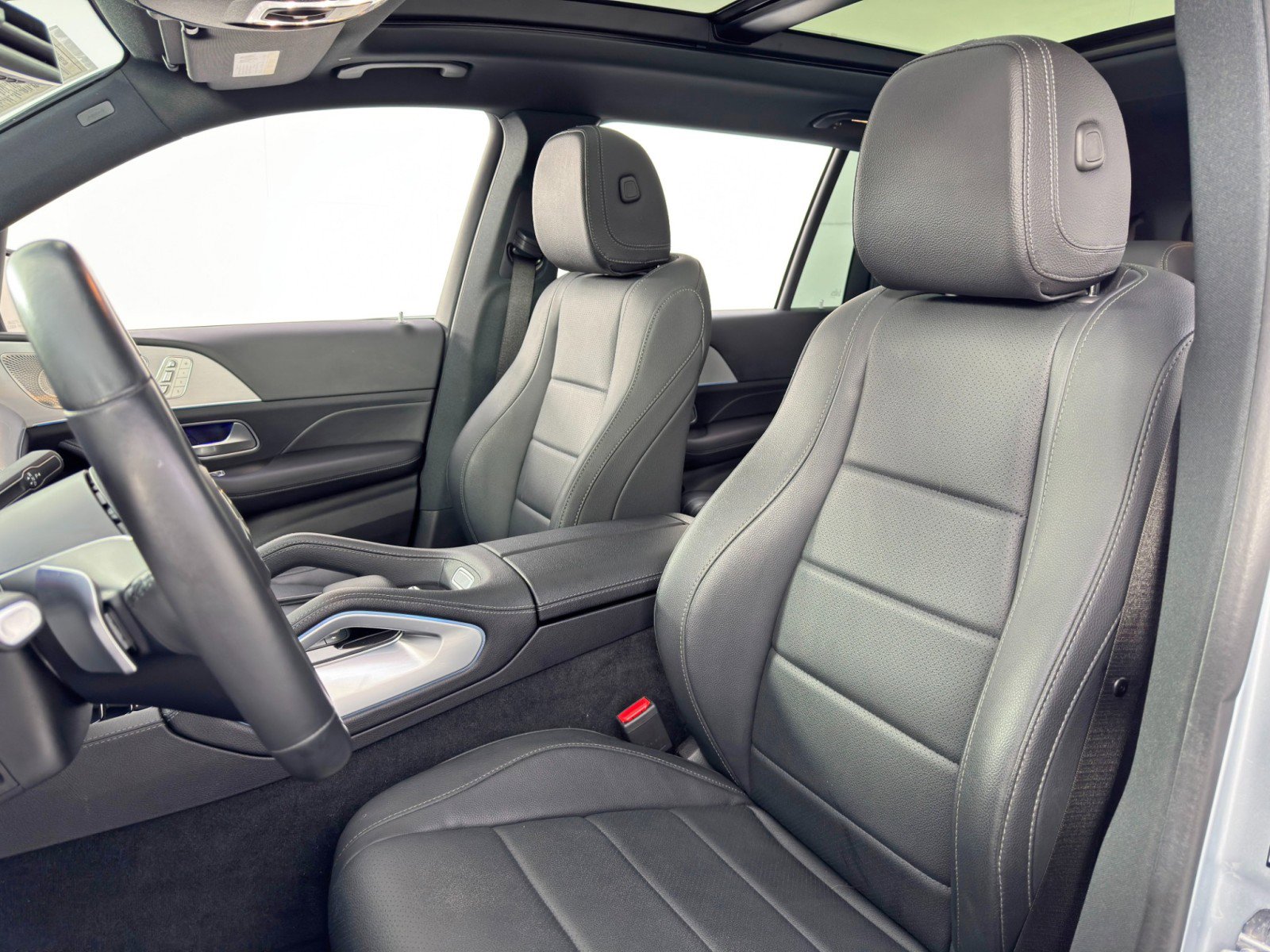 Used 2024 Mercedes-Benz GLS 450 4MATIC image 50