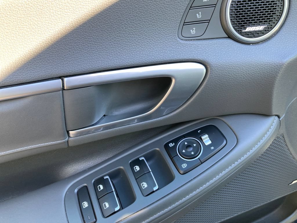 Used 2022 Hyundai Sonata Limited w/ Cargo Package FWD image 15